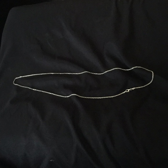 Solid silver chain 22 in - Picture 1 of 4